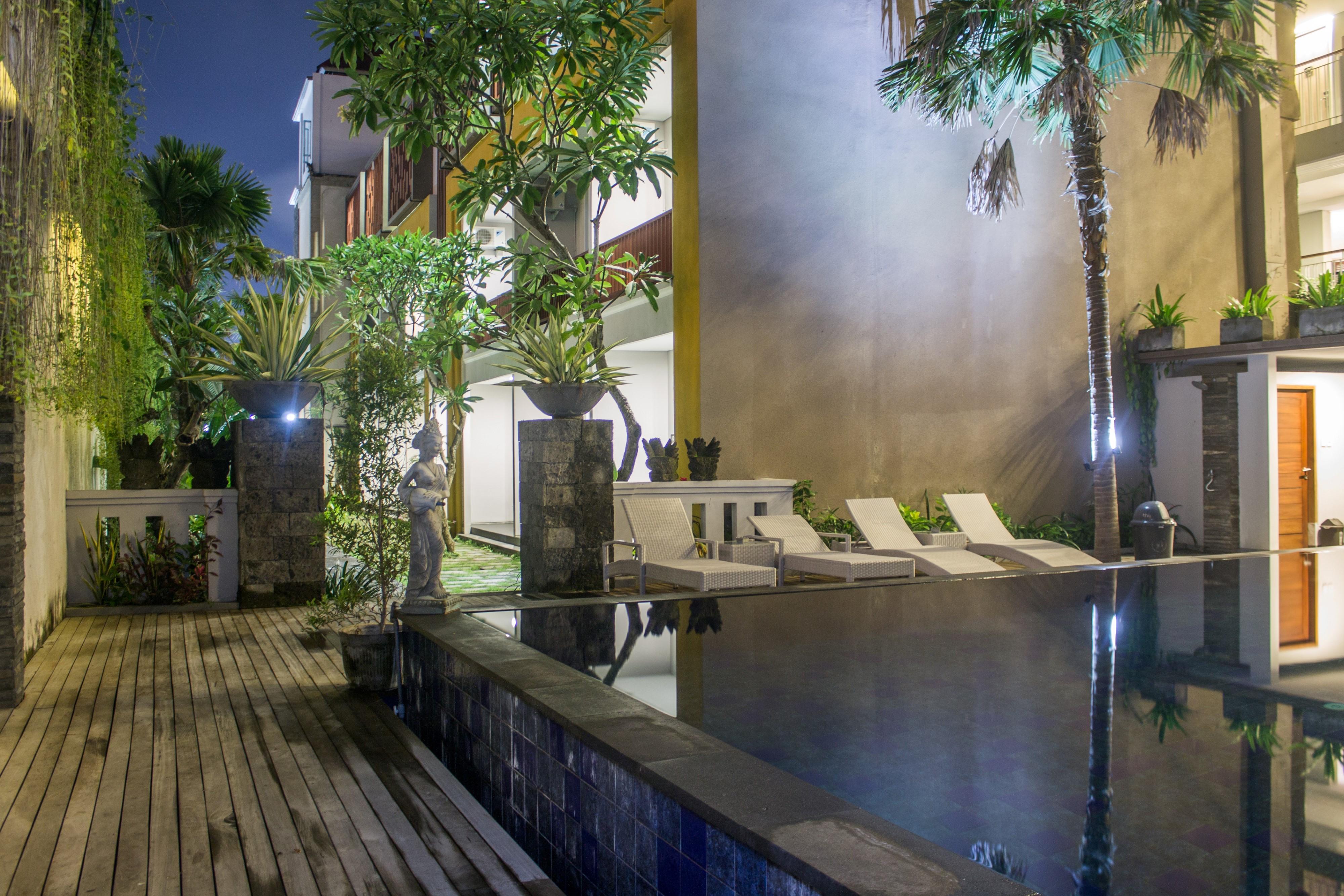 Transera Kamini Legian Hotel מראה חיצוני תמונה