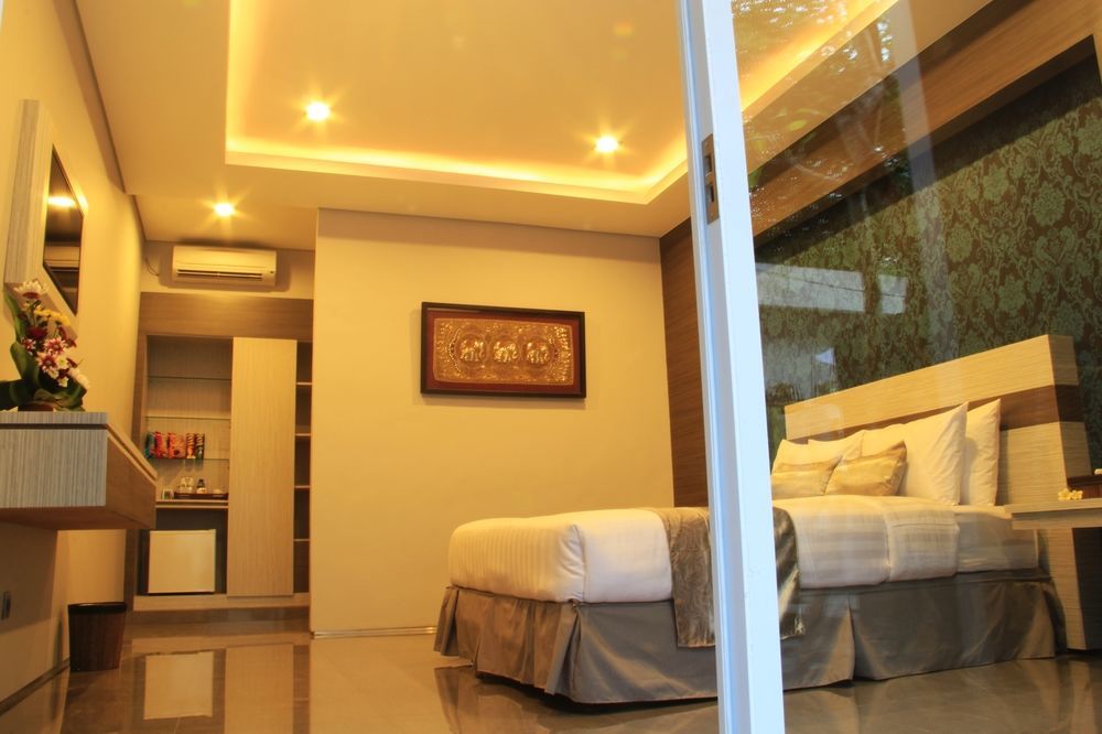 Transera Kamini Legian Hotel מראה חיצוני תמונה