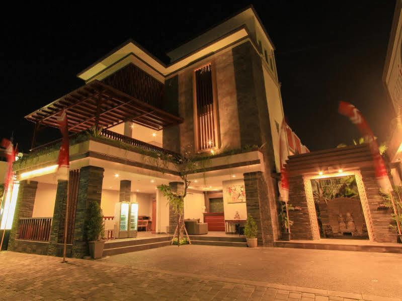 Transera Kamini Legian Hotel מראה חיצוני תמונה
