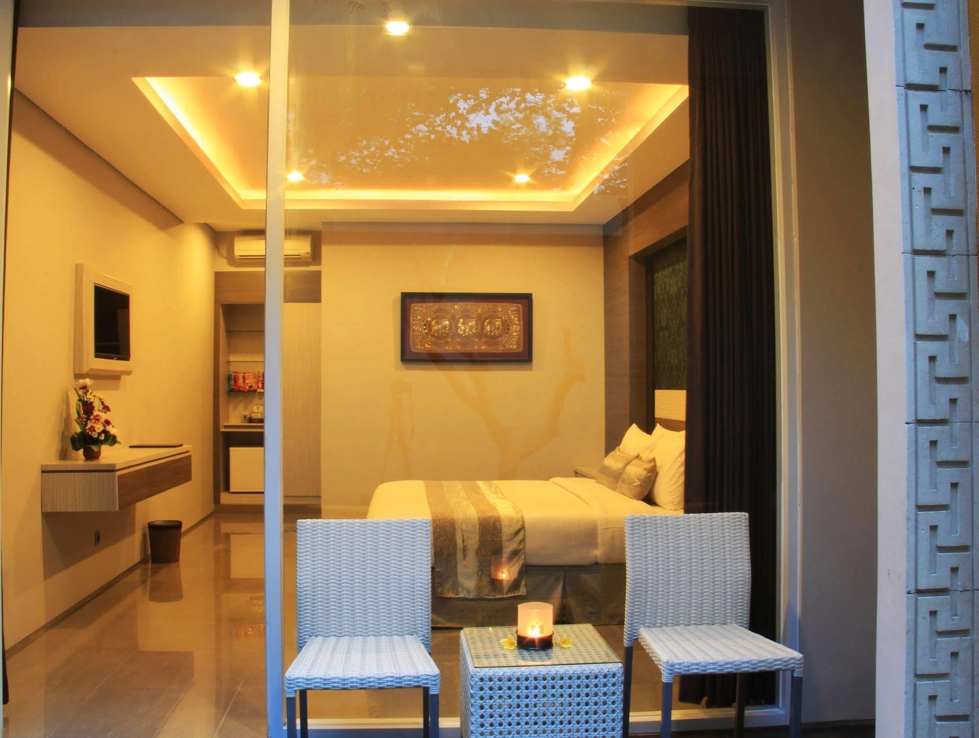 Transera Kamini Legian Hotel מראה חיצוני תמונה