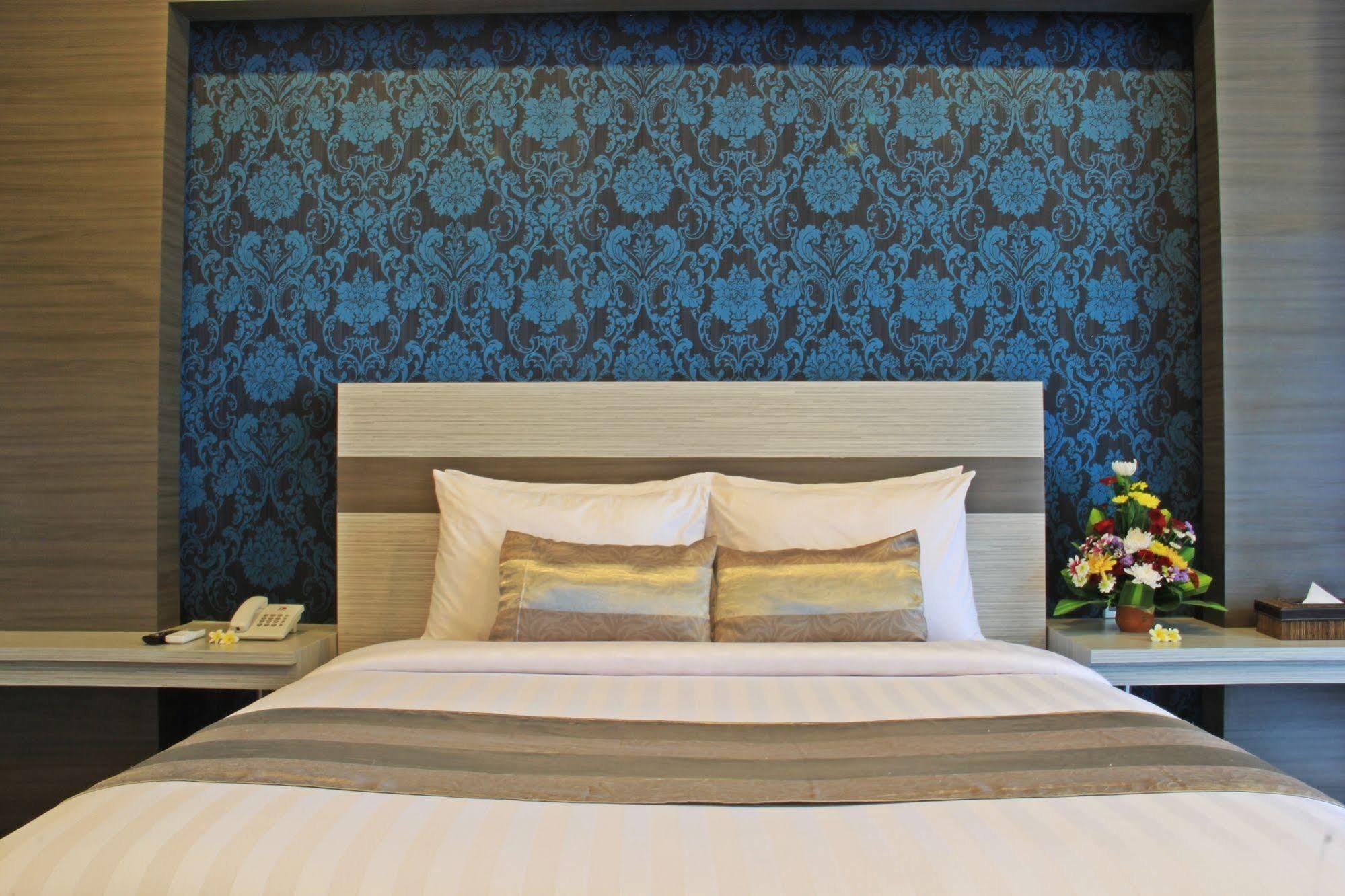 Transera Kamini Legian Hotel מראה חיצוני תמונה