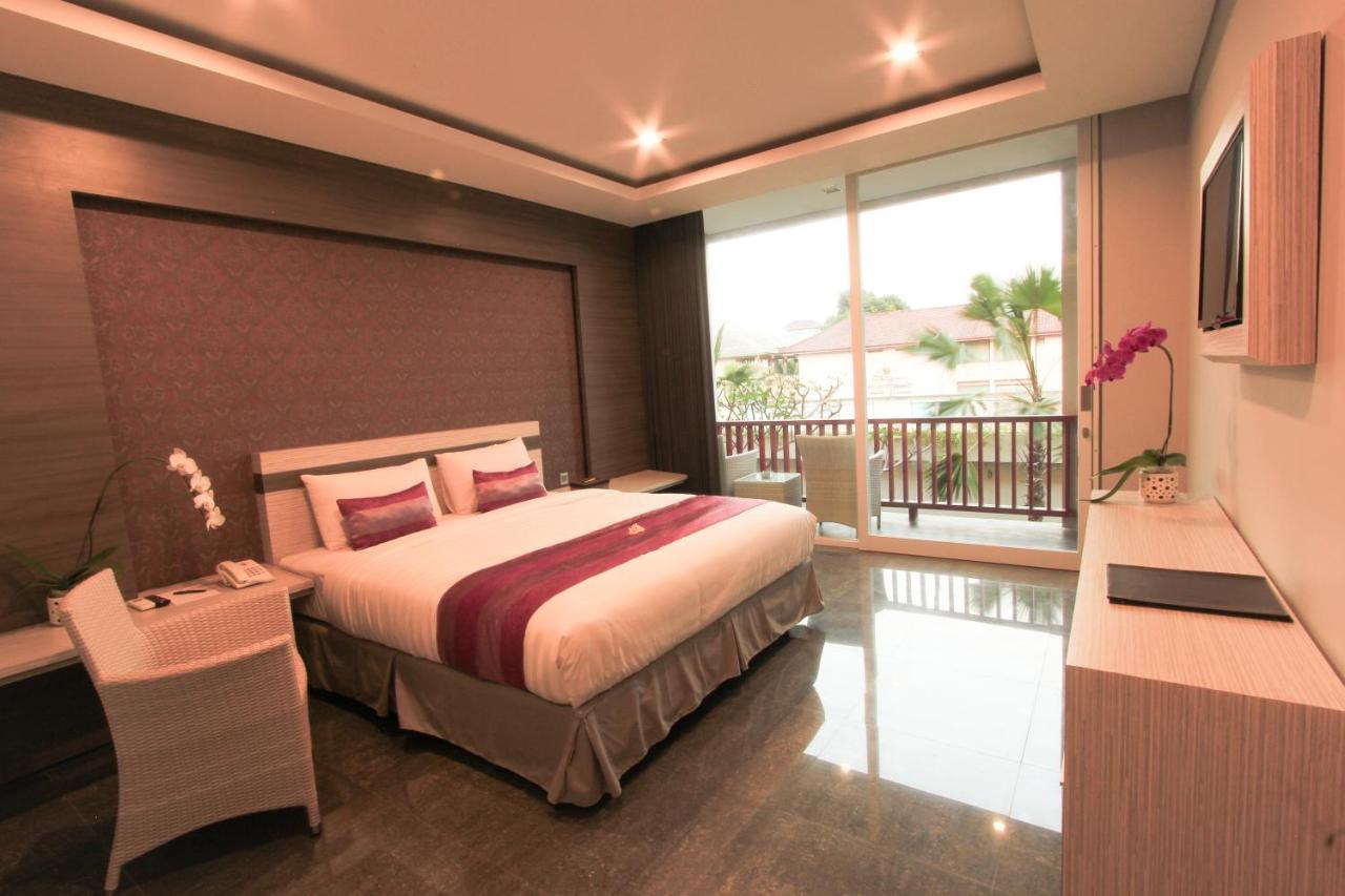 Transera Kamini Legian Hotel מראה חיצוני תמונה
